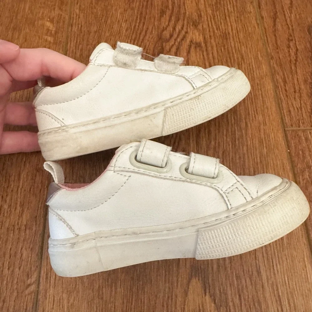 GAP Kids Toddler Girl‎ White Fasten Sneakers Size 5 GUC